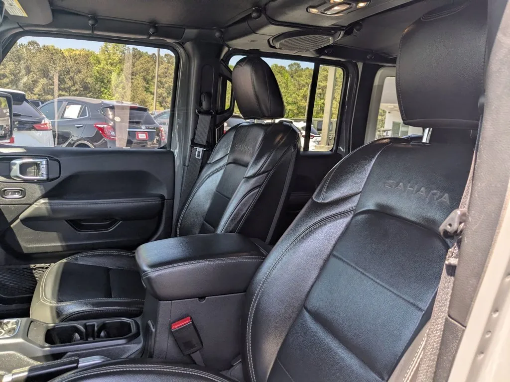 2022 Jeep Wrangler Unlimited Sahara thumbnail 14