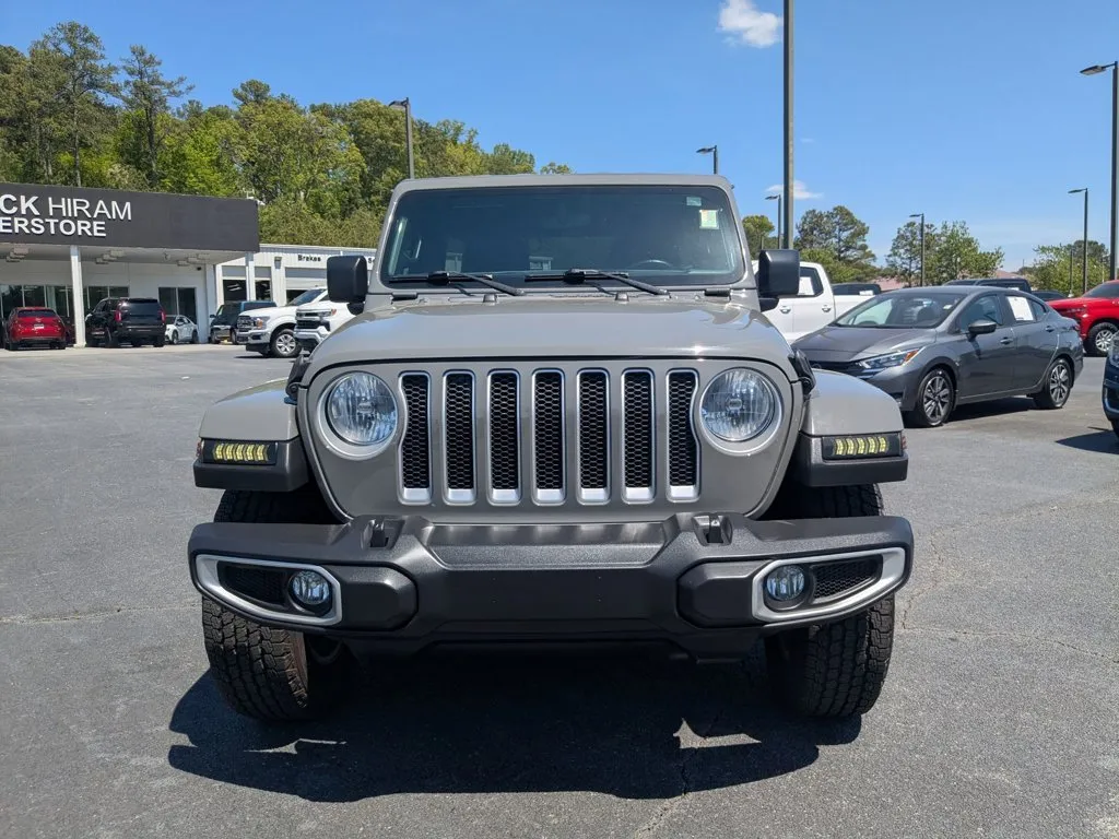2022 Jeep Wrangler Unlimited Sahara thumbnail 2