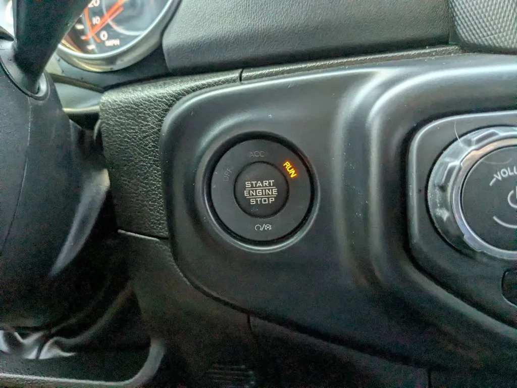 2022 Jeep Wrangler Unlimited Sahara thumbnail 20