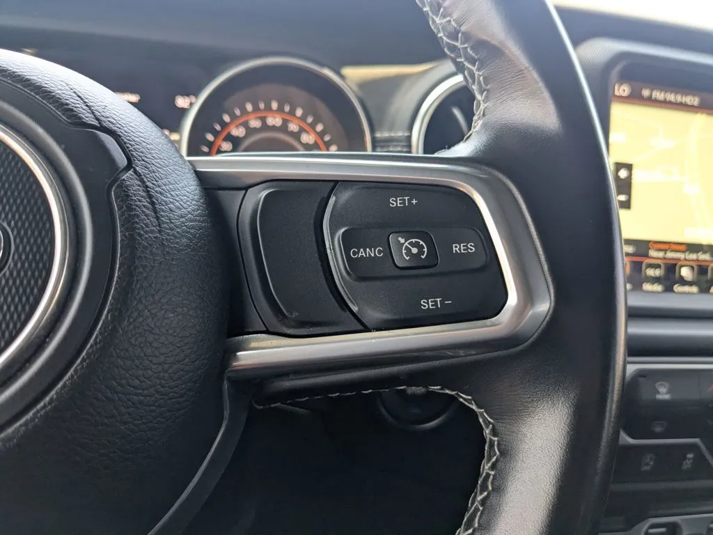 2022 Jeep Wrangler Unlimited Sahara thumbnail 23