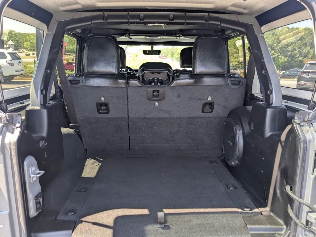 2022 Jeep Wrangler Unlimited Sahara thumbnail 25