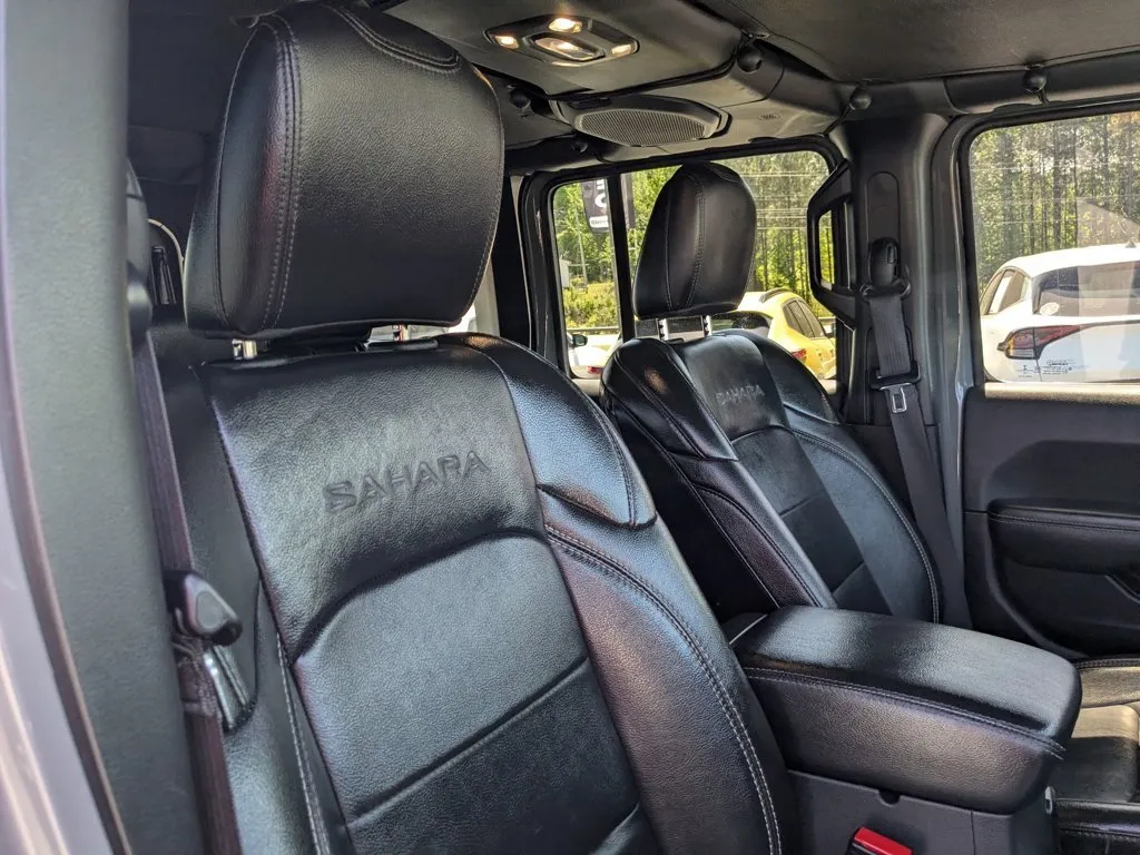 2022 Jeep Wrangler Unlimited Sahara thumbnail 27