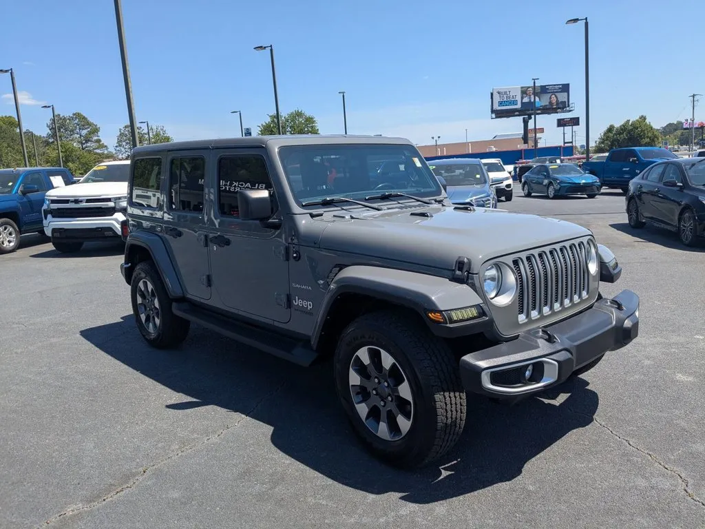 2022 Jeep Wrangler Unlimited Sahara thumbnail 3