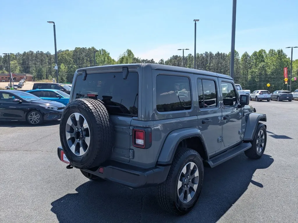 2022 Jeep Wrangler Unlimited Sahara thumbnail 5