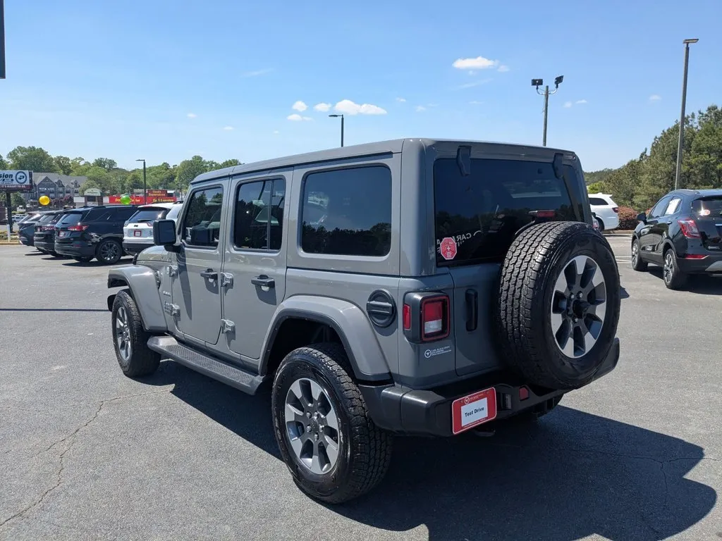 2022 Jeep Wrangler Unlimited Sahara thumbnail 7