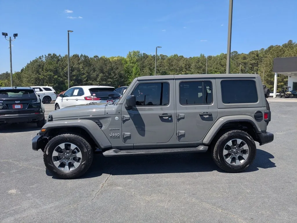 2022 Jeep Wrangler Unlimited Sahara thumbnail 8