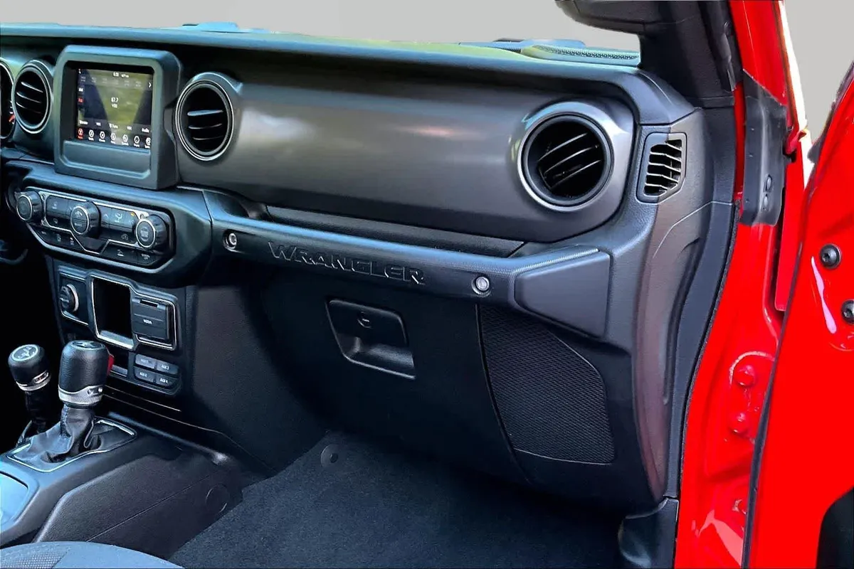 2022 Jeep Wrangler Unlimited Willys Sport thumbnail 17