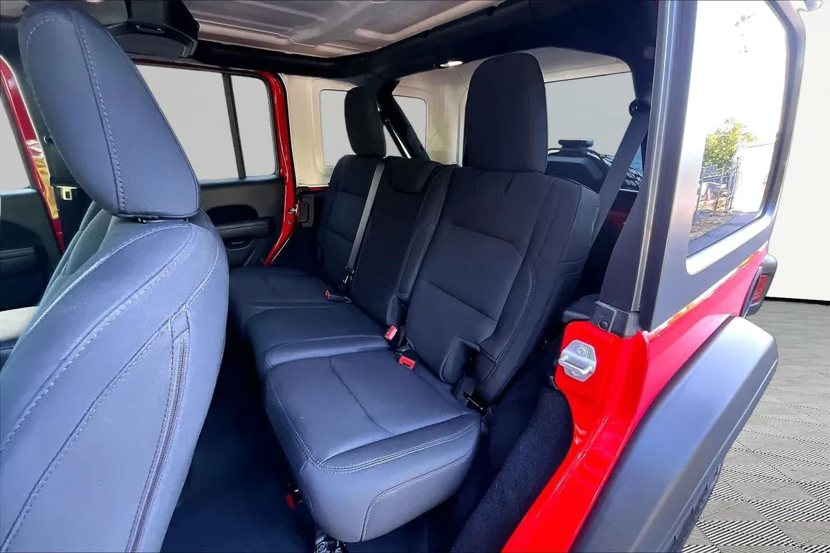 2022 Jeep Wrangler Unlimited Willys Sport thumbnail 19