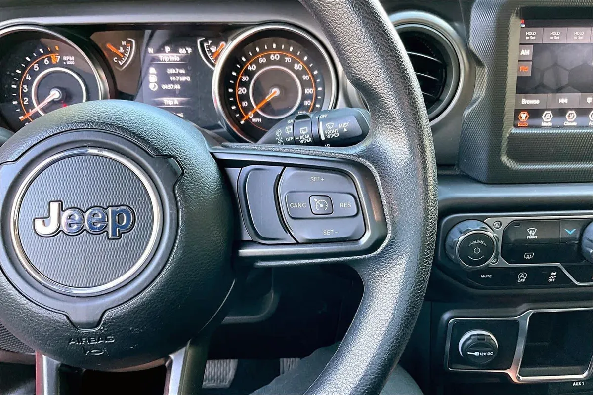2022 Jeep Wrangler Unlimited Willys Sport thumbnail 23