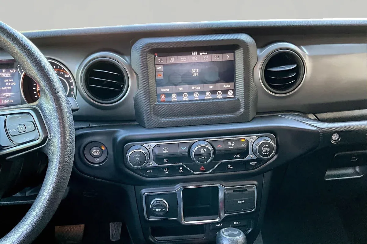 2022 Jeep Wrangler Unlimited Willys Sport thumbnail 7