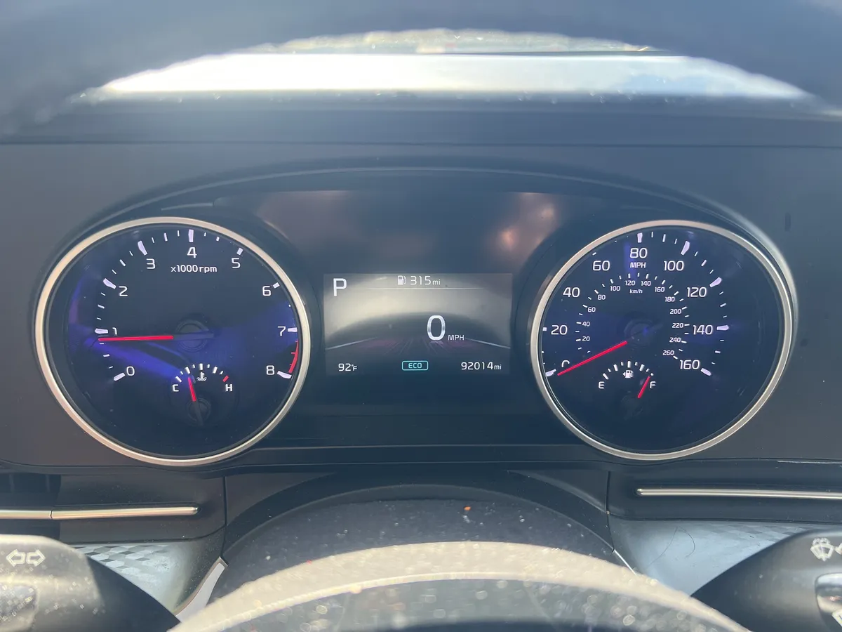 2022 Kia Carnival LXS thumbnail 2