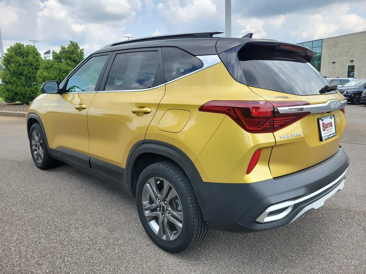 2022 Kia Seltos S thumbnail 3