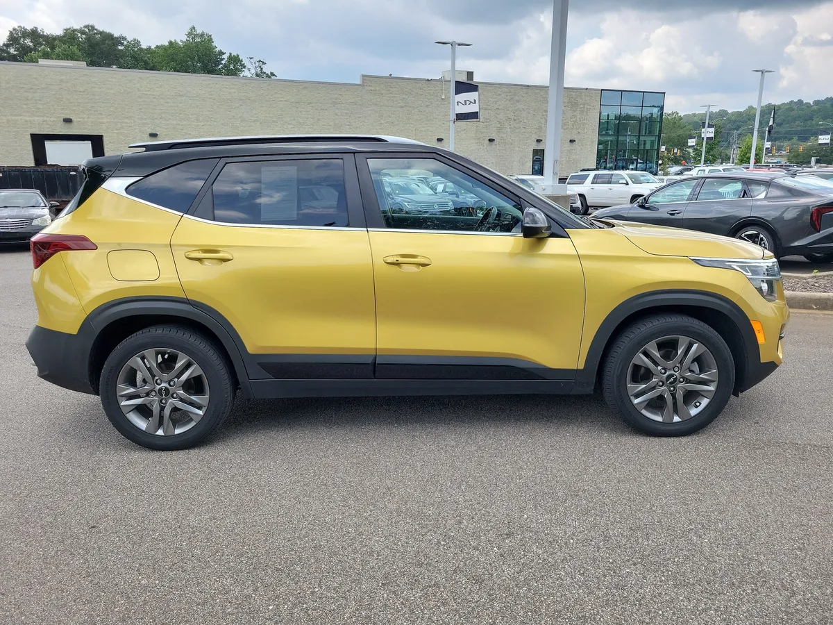 2022 Kia Seltos S thumbnail 6