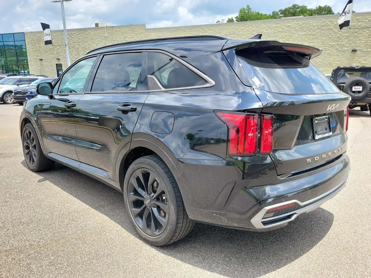 2022 Kia Sorento SX thumbnail 3
