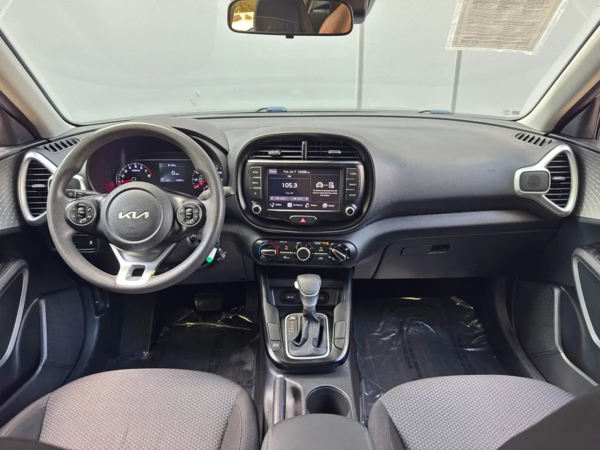 2022 Kia Soul LX w/ Technology Package thumbnail 11