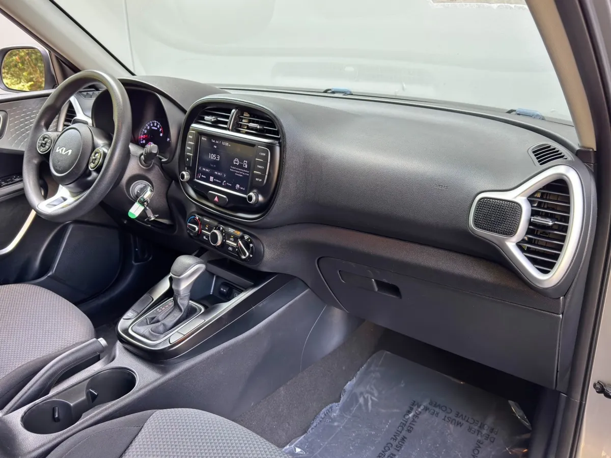 2022 Kia Soul LX w/ Technology Package thumbnail 13
