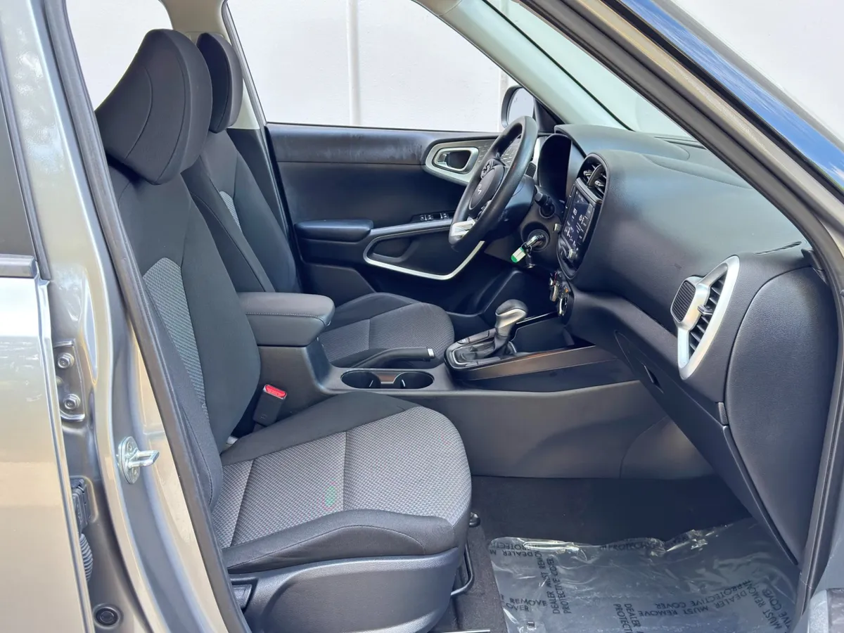 2022 Kia Soul LX w/ Technology Package thumbnail 14