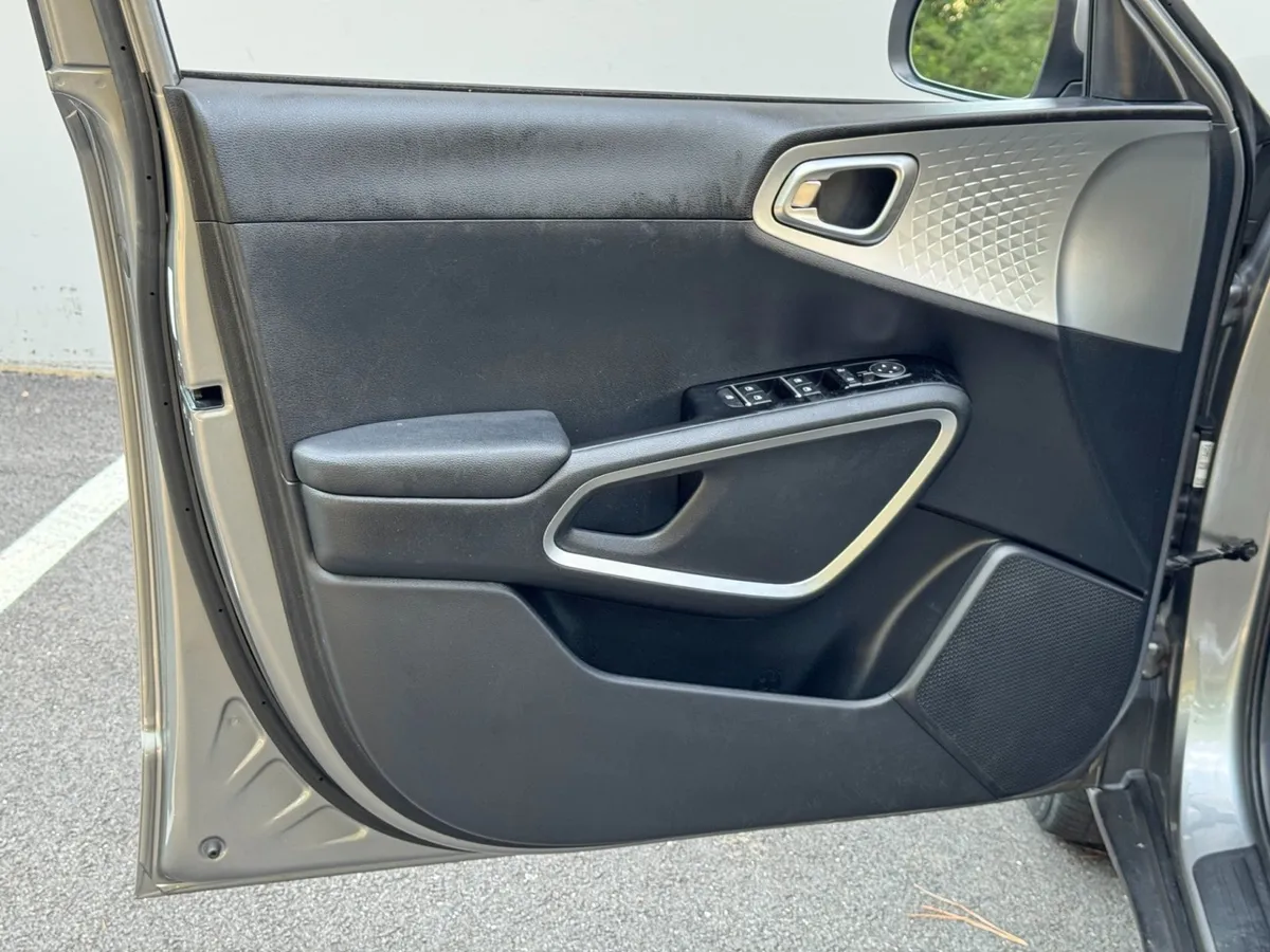 2022 Kia Soul LX w/ Technology Package thumbnail 34