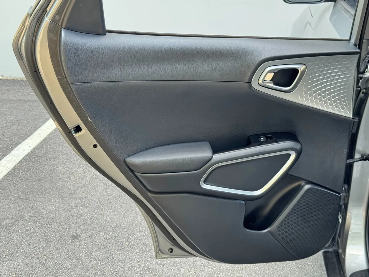 2022 Kia Soul LX w/ Technology Package thumbnail 35