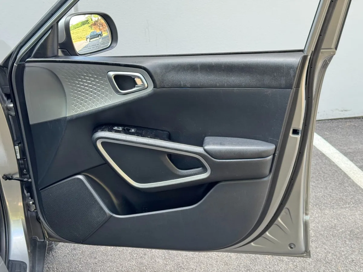 2022 Kia Soul LX w/ Technology Package thumbnail 36