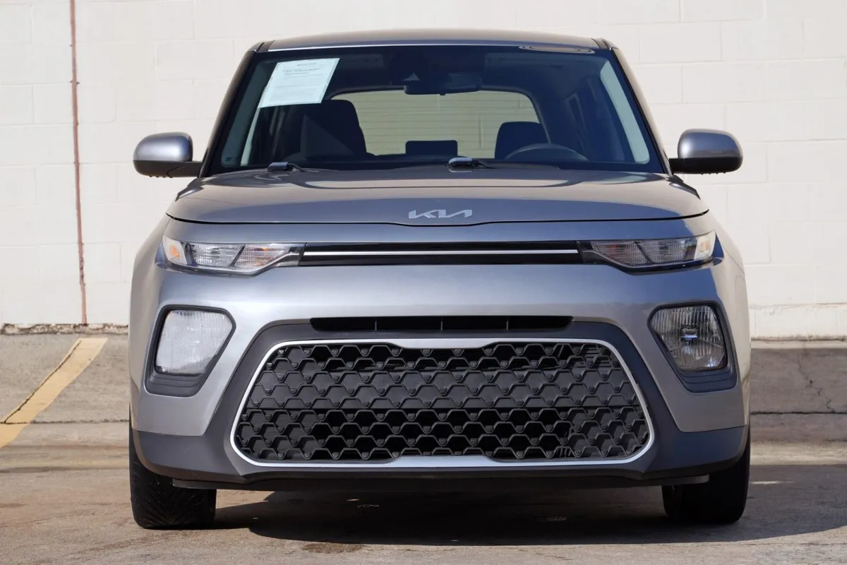 2022 Kia Soul LX w/ Technology Package thumbnail 6