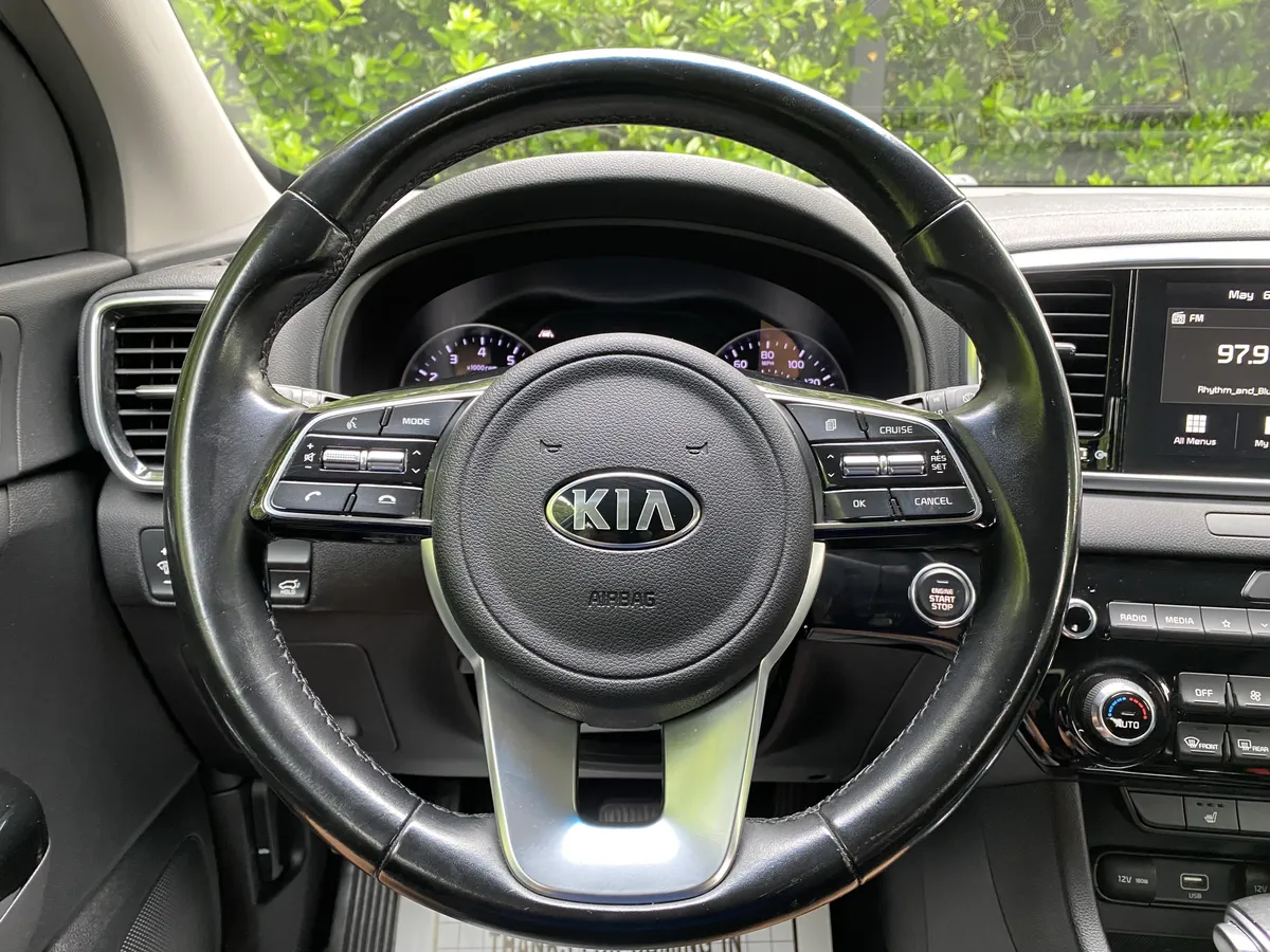 2022 Kia Sportage EX thumbnail 18