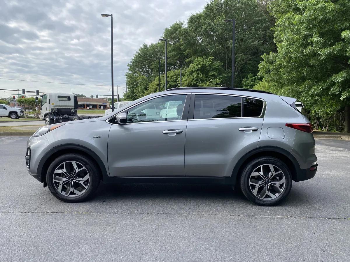 2022 Kia Sportage EX thumbnail 5