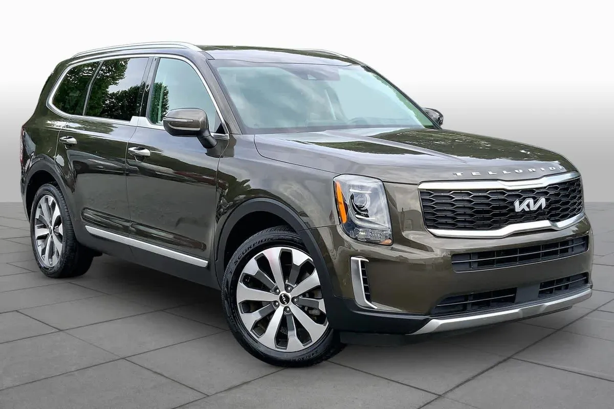 2022 Kia Telluride S thumbnail 3