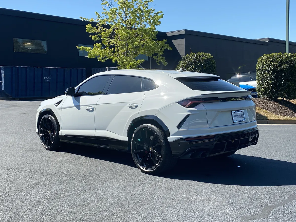 2022 Lamborghini Urus thumbnail 15
