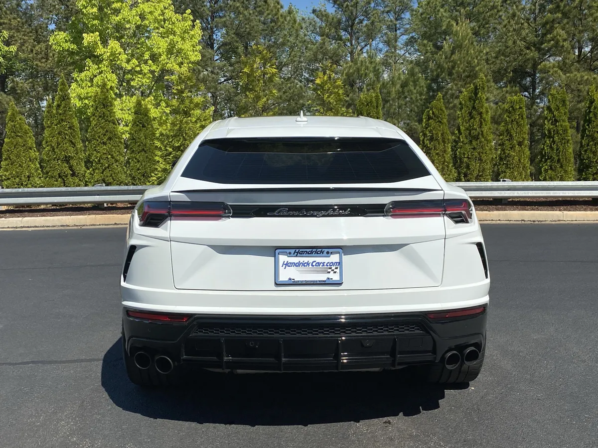 2022 Lamborghini Urus thumbnail 16