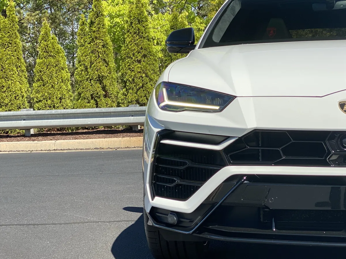 2022 Lamborghini Urus thumbnail 18