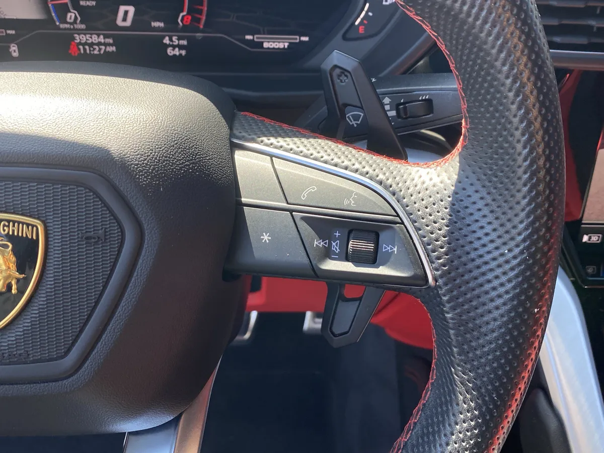 2022 Lamborghini Urus thumbnail 33