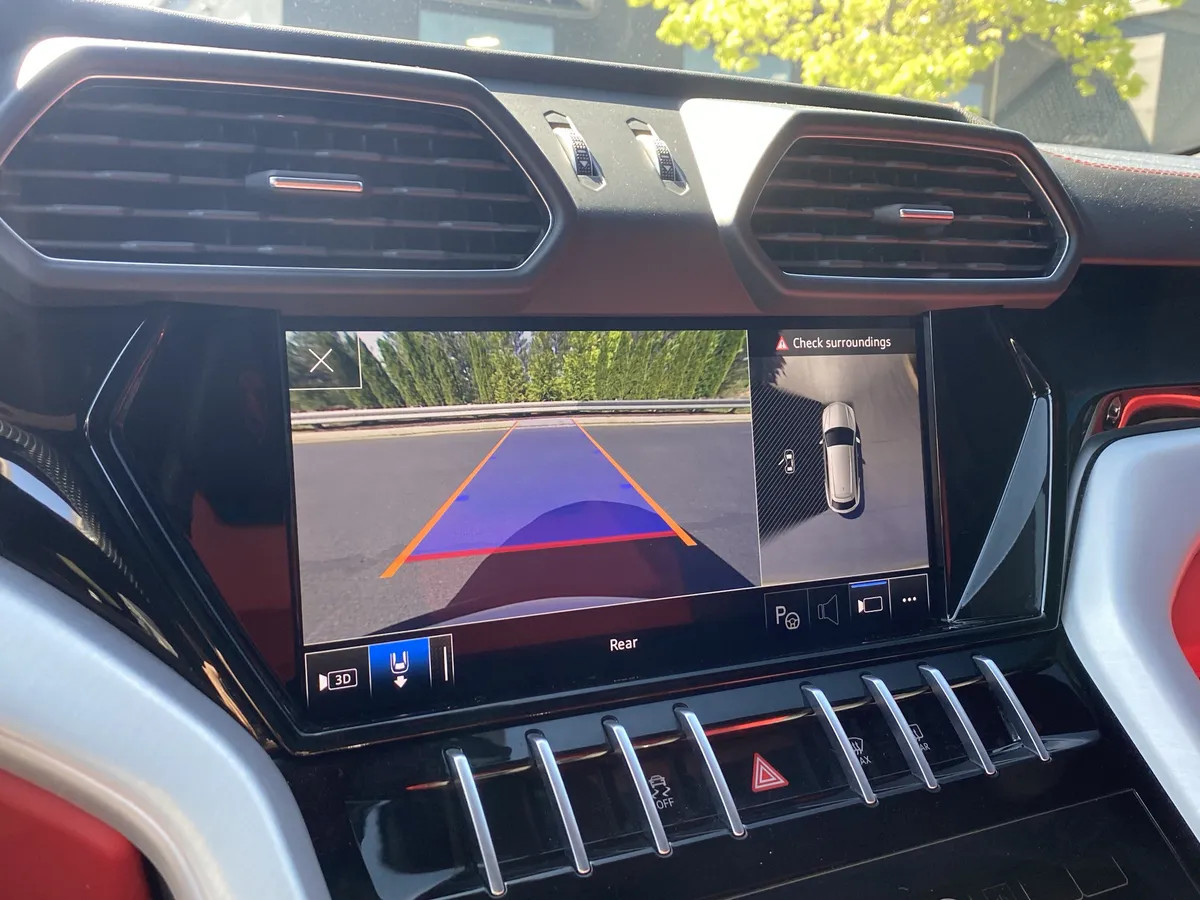 2022 Lamborghini Urus thumbnail 37