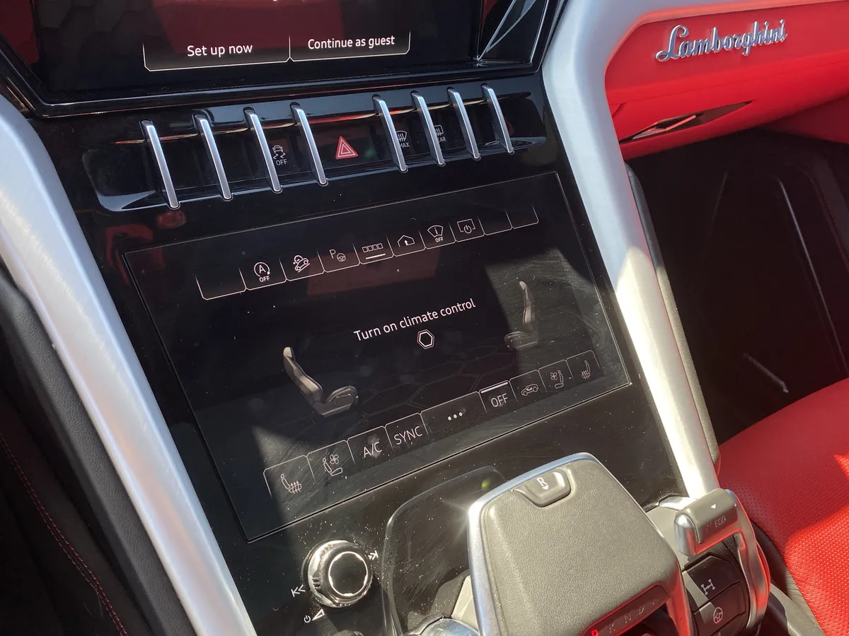 2022 Lamborghini Urus thumbnail 39