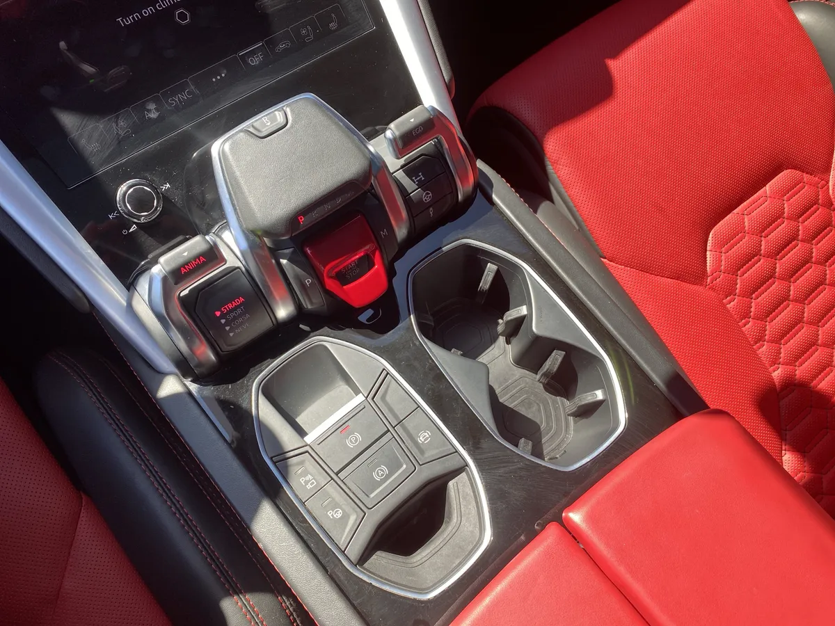 2022 Lamborghini Urus thumbnail 40