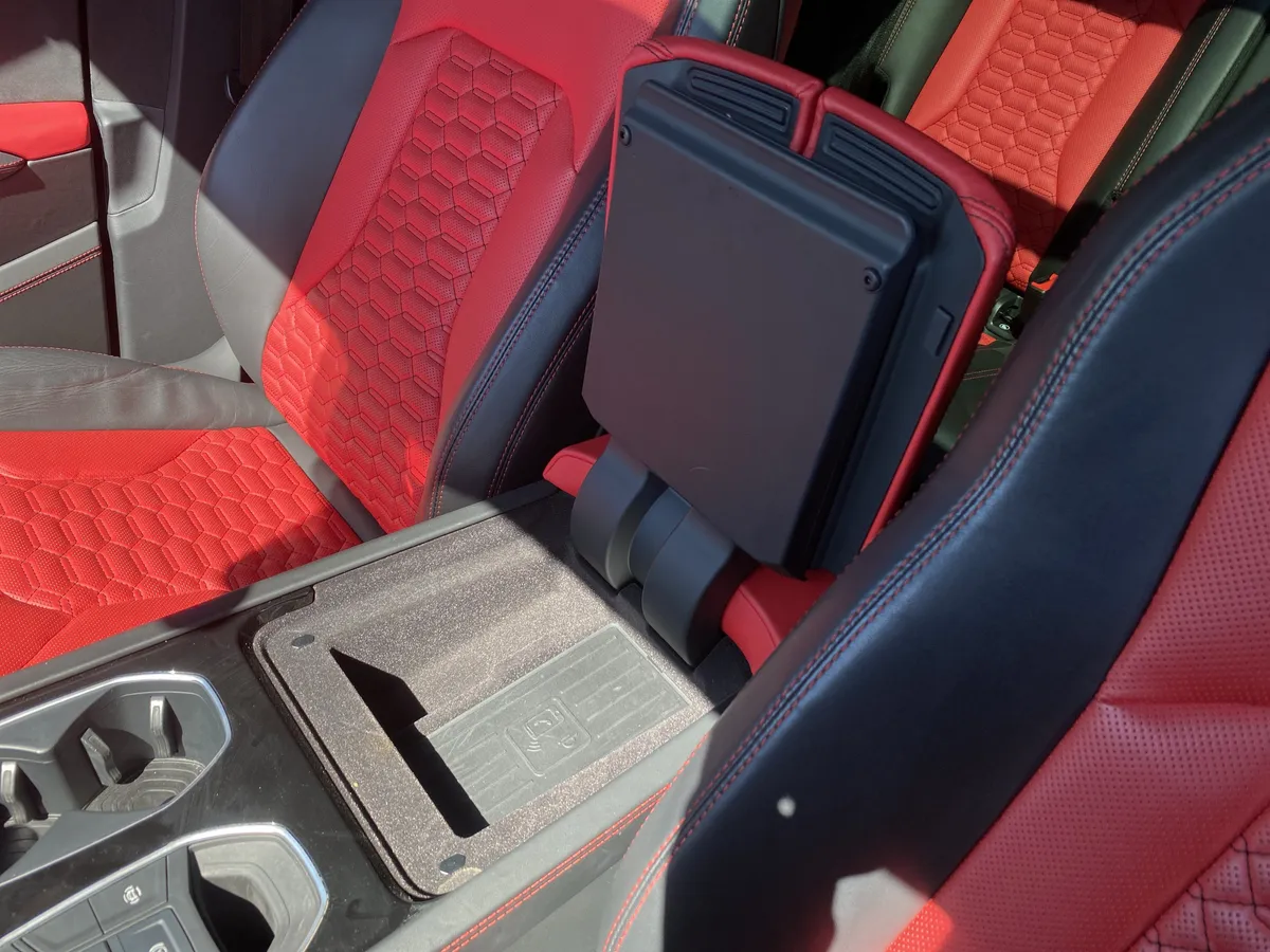 2022 Lamborghini Urus thumbnail 43