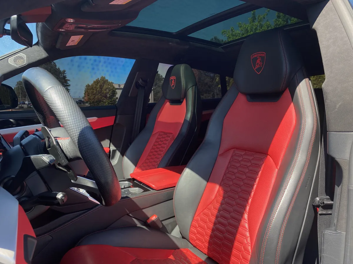 2022 Lamborghini Urus thumbnail 6