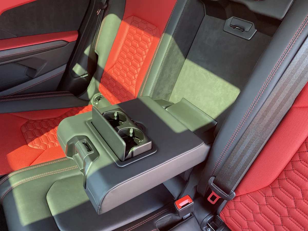2022 Lamborghini Urus thumbnail 9