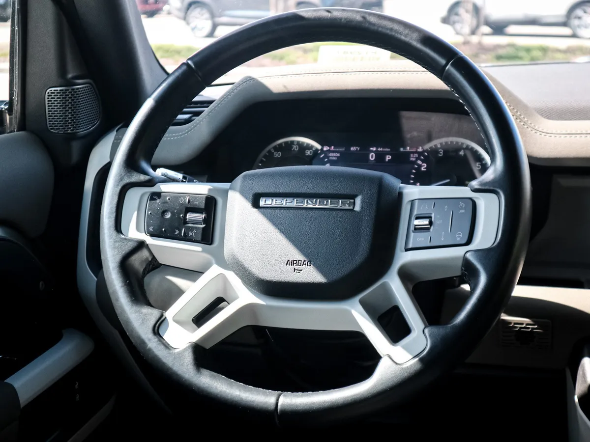 2022 Land Rover Defender S thumbnail 17