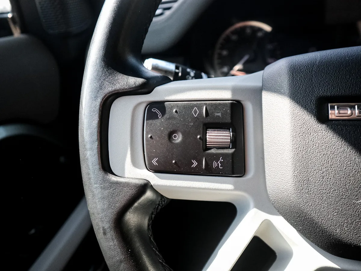 2022 Land Rover Defender S thumbnail 18