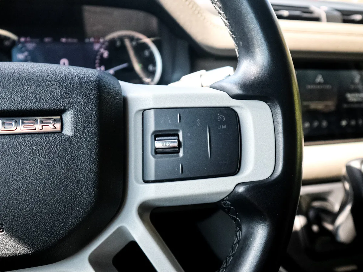 2022 Land Rover Defender S thumbnail 19