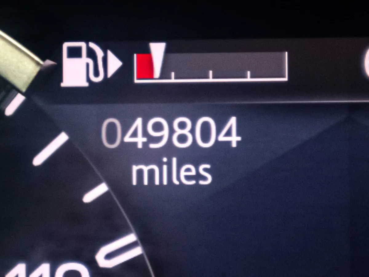 2022 Land Rover Defender S thumbnail 21