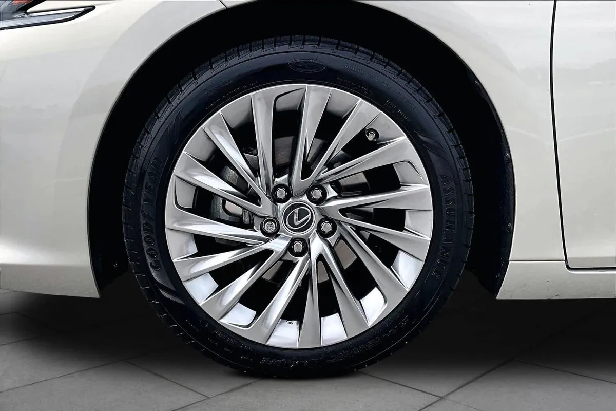 2022 Lexus ES 350 Ultra Luxury thumbnail 11