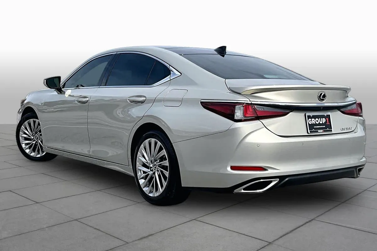 2022 Lexus ES 350 Ultra Luxury thumbnail 12