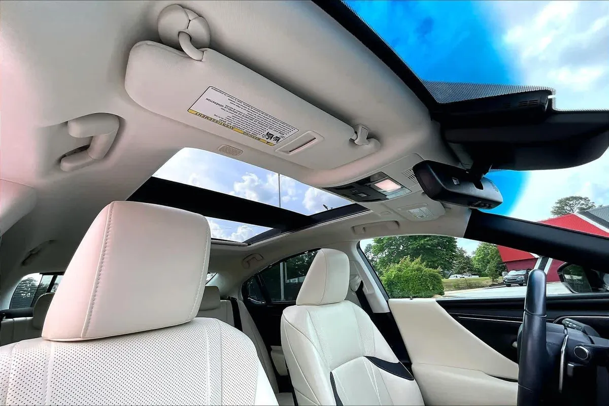 2022 Lexus ES 350 Ultra Luxury thumbnail 14
