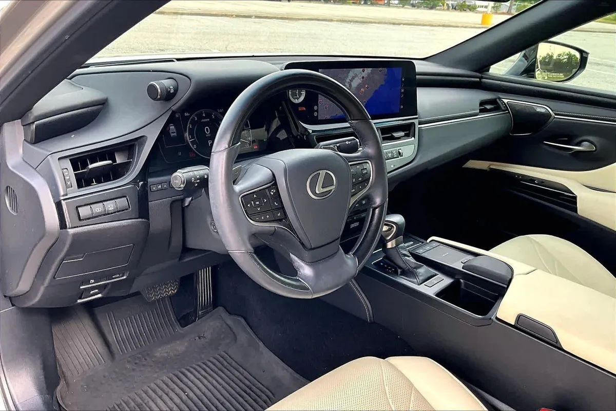 2022 Lexus ES 350 Ultra Luxury thumbnail 18