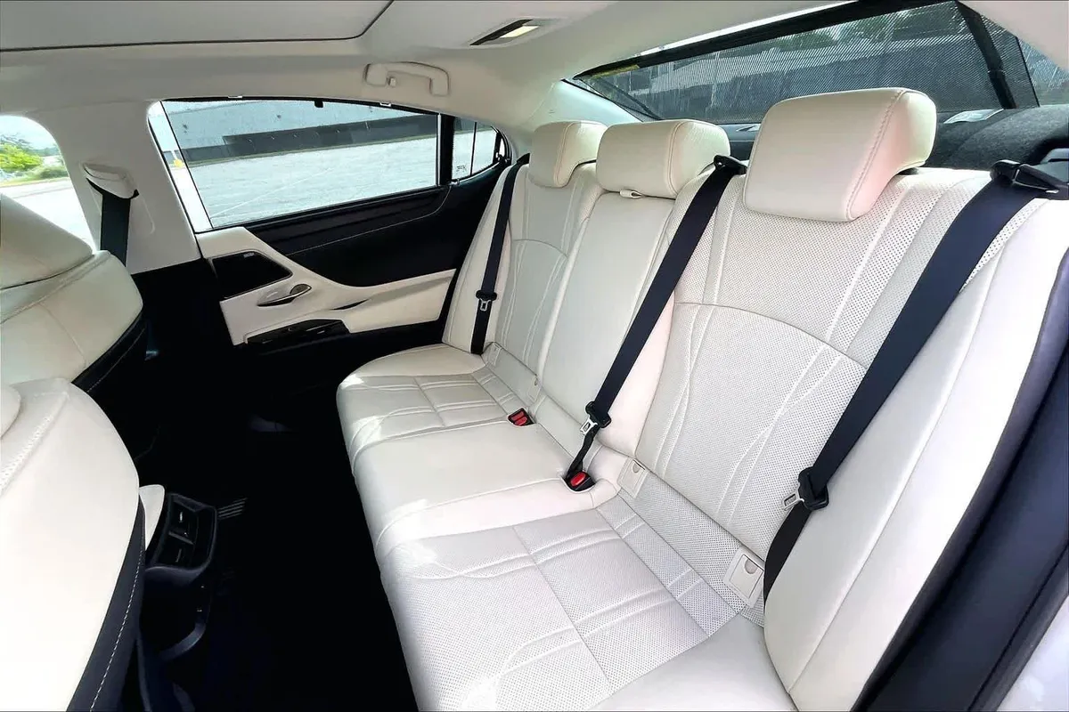 2022 Lexus ES 350 Ultra Luxury thumbnail 21