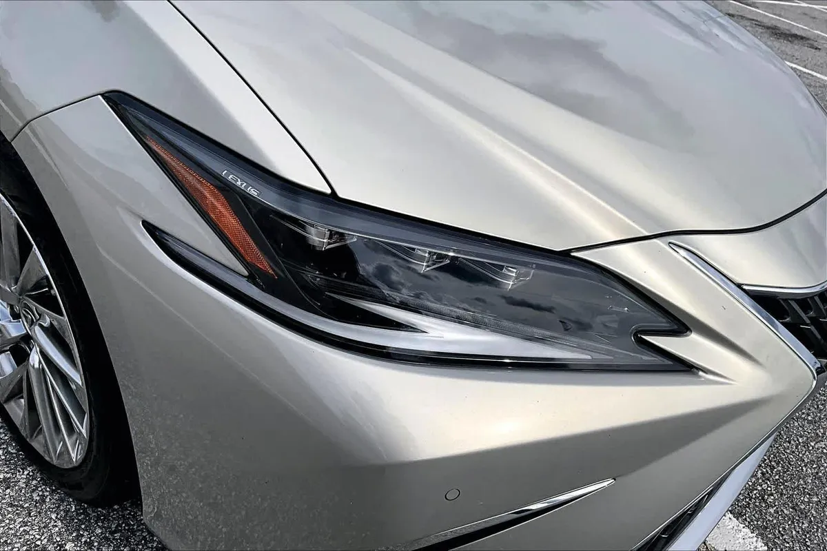 2022 Lexus ES 350 Ultra Luxury thumbnail 28
