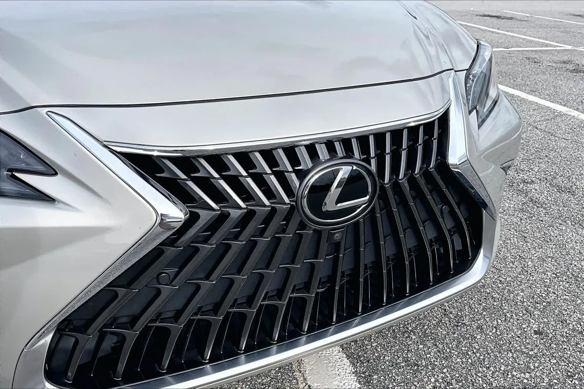 2022 Lexus ES 350 Ultra Luxury thumbnail 30