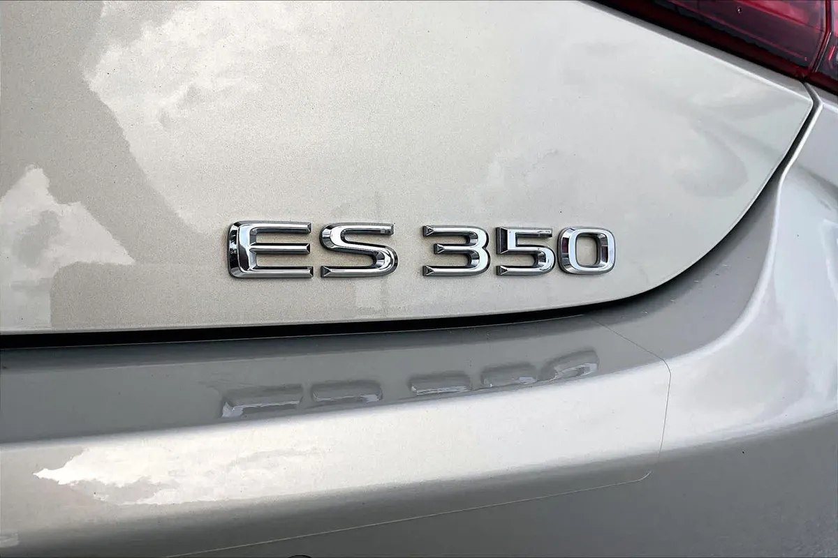 2022 Lexus ES 350 Ultra Luxury thumbnail 31